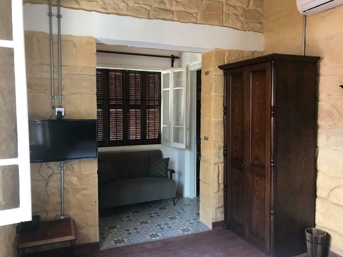 Palm Garden Guest House Nicosia Esterno foto