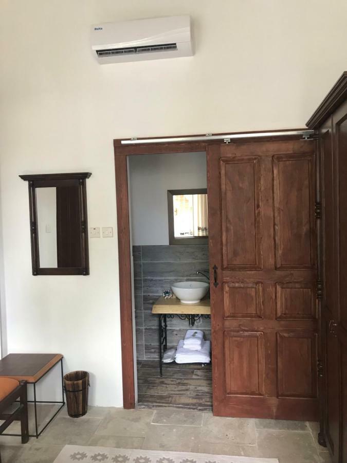 Palm Garden Guest House Nicosia Esterno foto